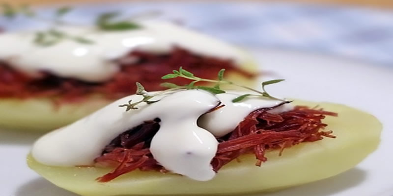 Batata com Carne seca e Creme Azedo